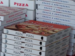 Pizzaboxen werden geliefert - Food Delivery 