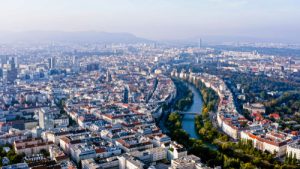 Wien von oben - Wirtschaftswachstum ist für jeden Staat wichtig