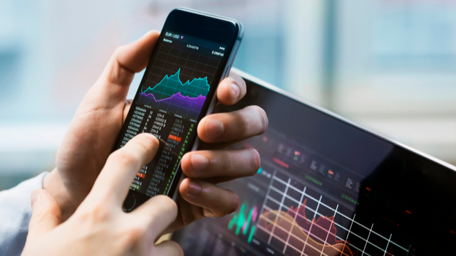 Aktienkurse am   Handy zu sehen - investieren in Infrastruktur