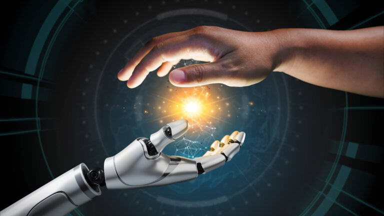 Eine Menschenhand und die eines Roboters umfassen gemeinsam eine Lichtquelle. AI.